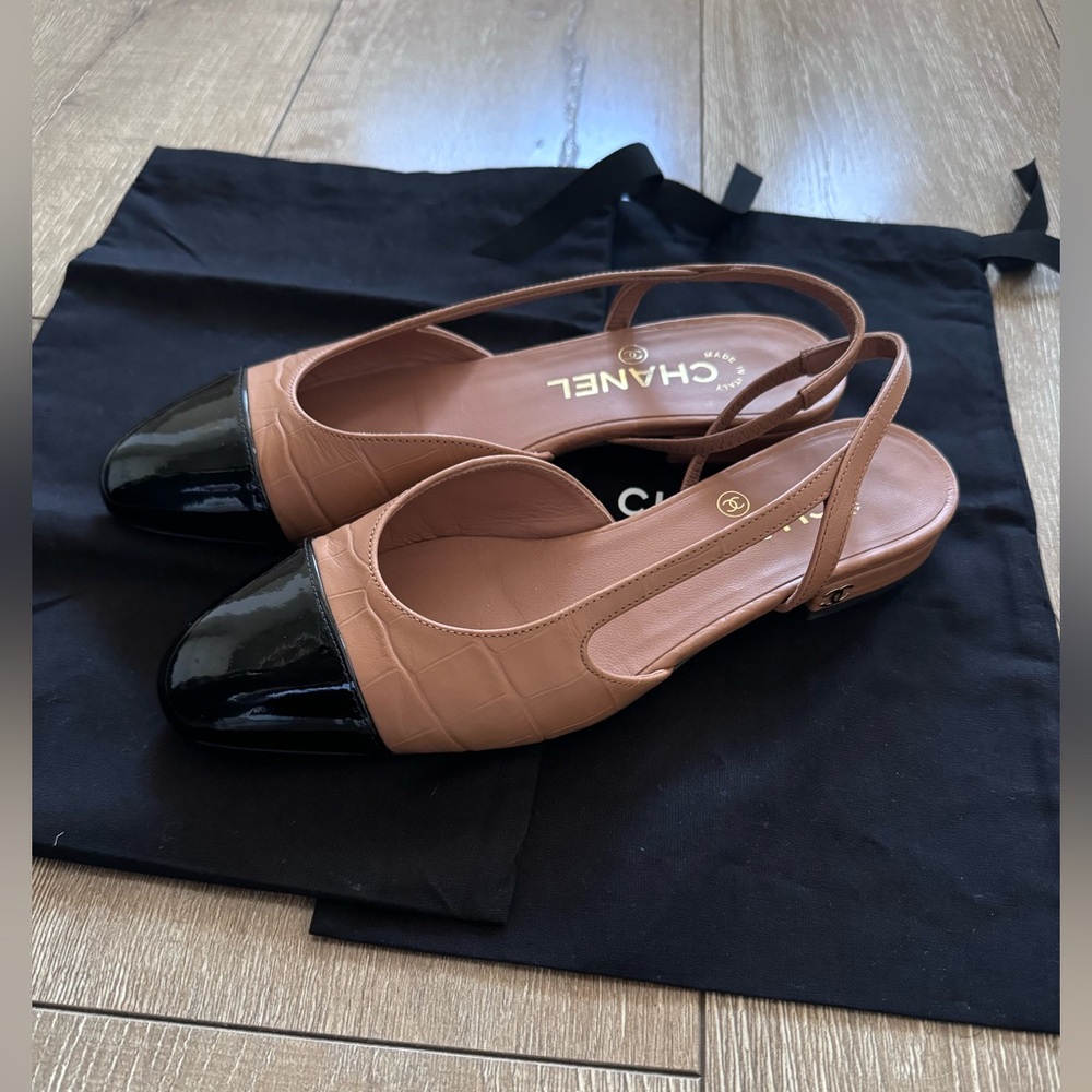 Chanel Calfskin Crocodile Embossed Patent Cap Toe CC Slingback Flats 35.5 - Picture 3 of 9